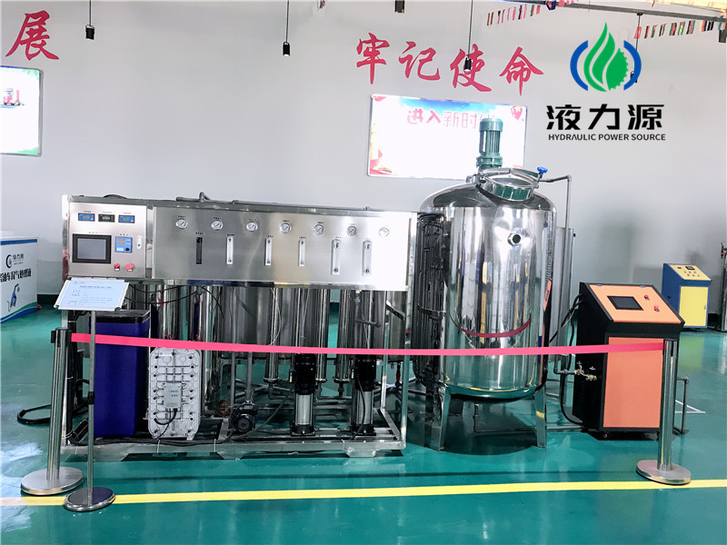 車(chē)用尿素生產(chǎn)設(shè)備,防凍液設(shè)備,玻璃水設(shè)備,玻璃水生產(chǎn)設(shè)備,防凍液配方,車(chē)用尿素,車(chē)用尿素設(shè)備,玻璃水