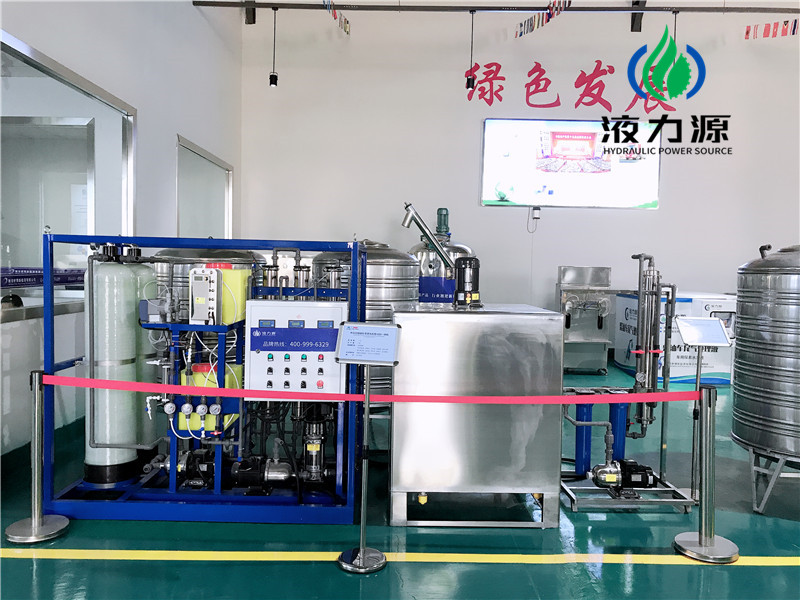車(chē)用尿素生產(chǎn)設(shè)備,防凍液設(shè)備,玻璃水設(shè)備,玻璃水生產(chǎn)設(shè)備,防凍液配方,車(chē)用尿素,車(chē)用尿素設(shè)備,玻璃水